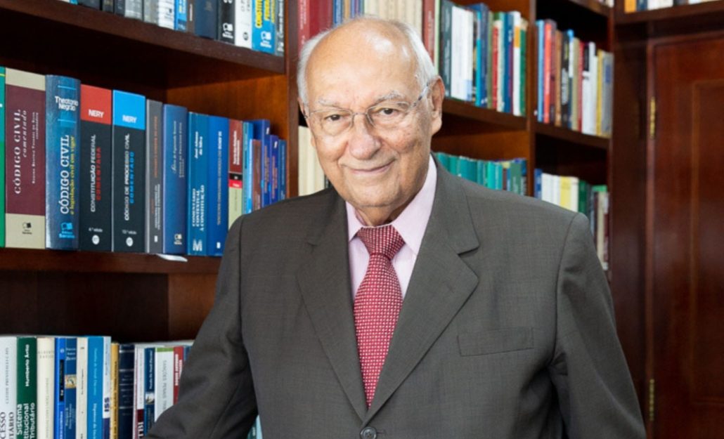 Vencer a crise institucional é o objetivo do eleitor brasileiro
