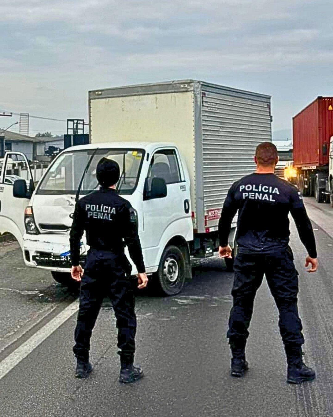 Policiais Penais Prestam Socorro Crucial a Vítima de Acidente na BR-101, em Itajaí
